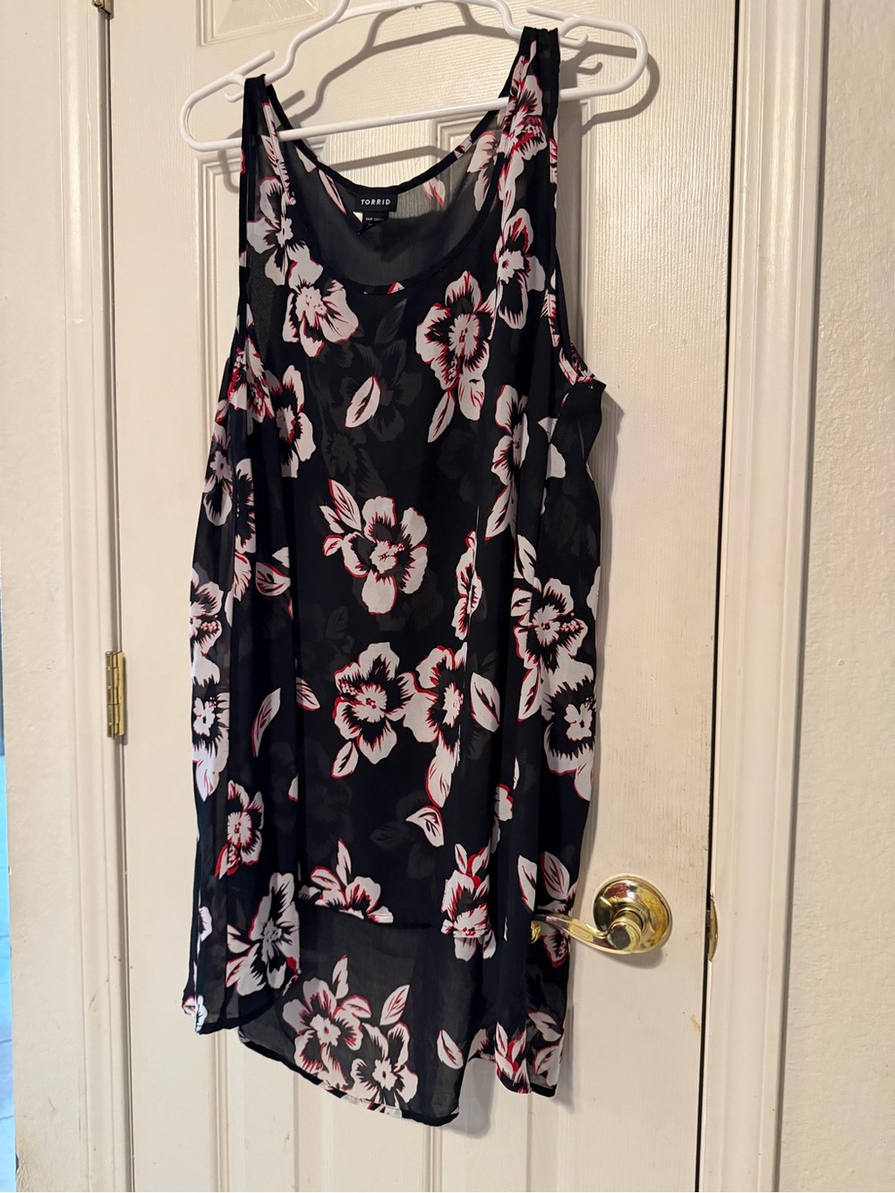 Torrid Black Floral high-low top - Black with White & Pink Flowers
